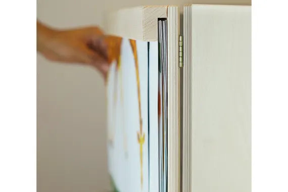 Kamishibai mit seitlichem Einschub und offener Rückwand. Erzähltheater für Bildkarten in DIN A3